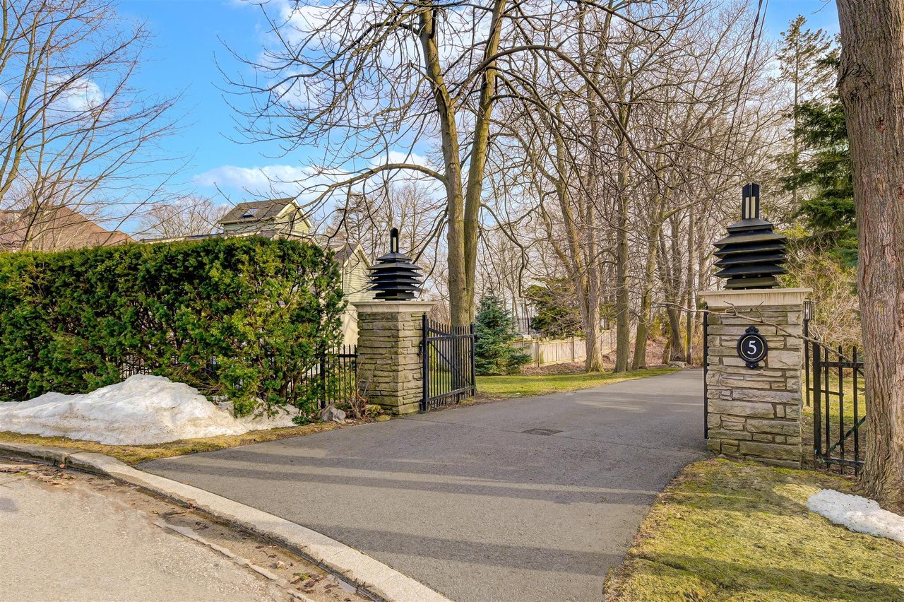 5 Lakehill Cres