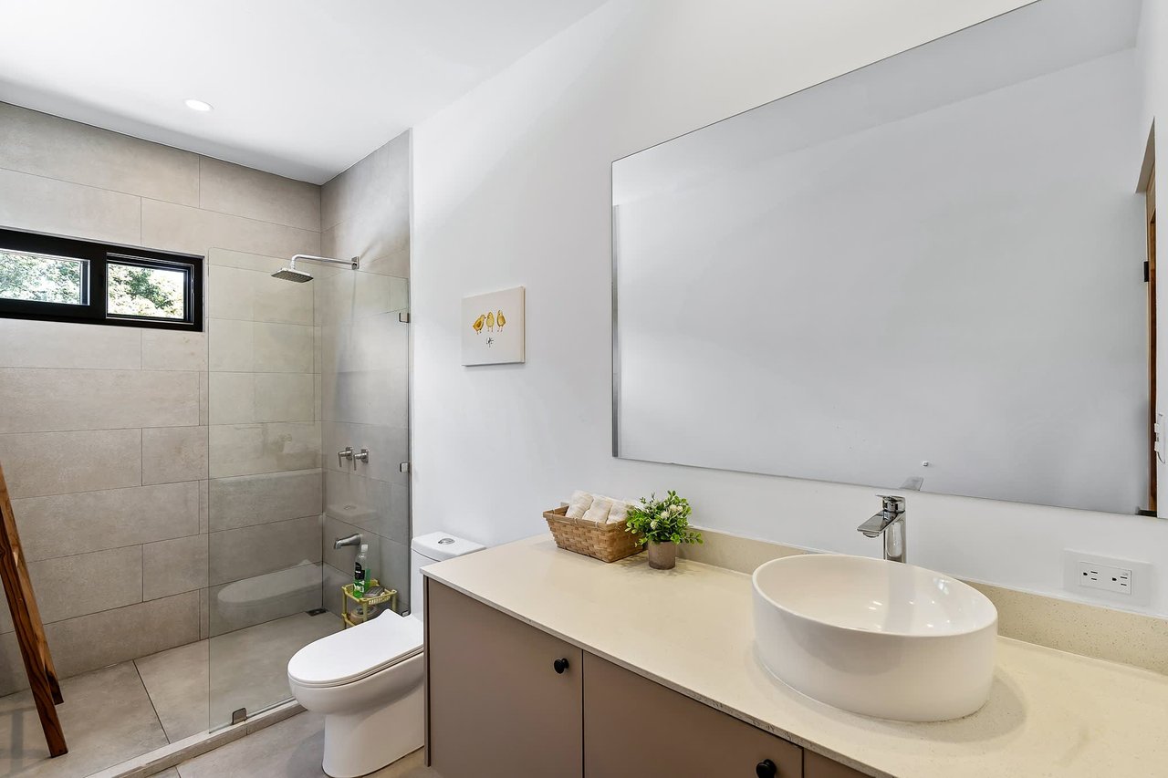 Casa Eloisa | 4 Bedroom Contemporary Home in Hacienda Pinilla