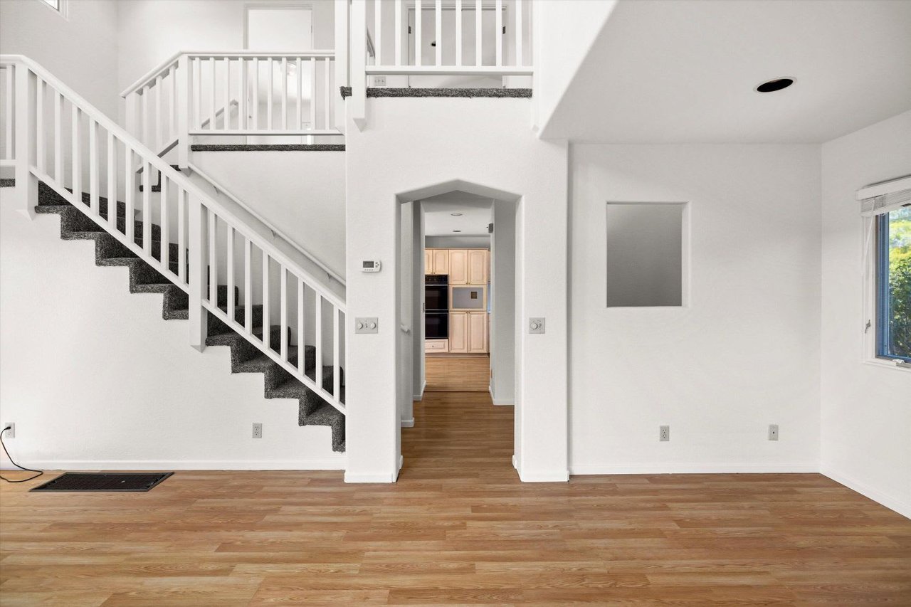 107 W Quinto St