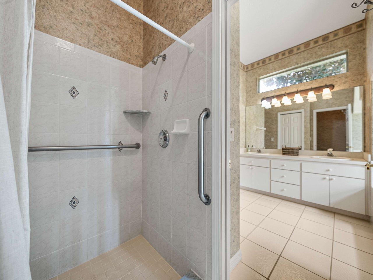 12427 FOREST HIGHLANDS DR