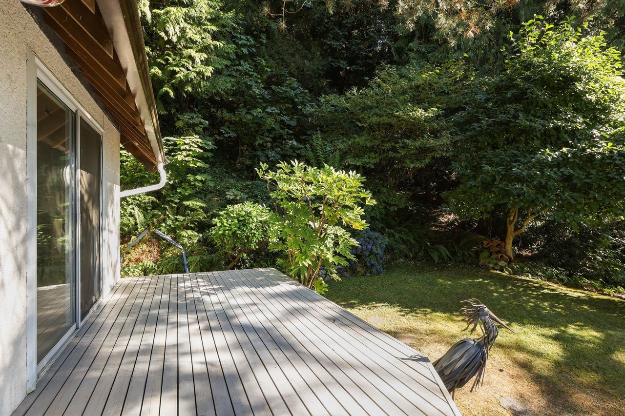 325 Bayview Pl