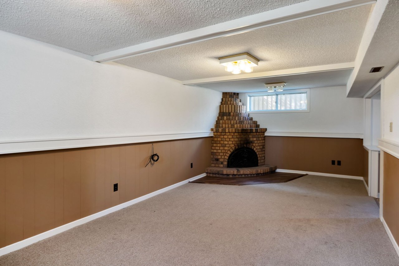89 Codsell Ave