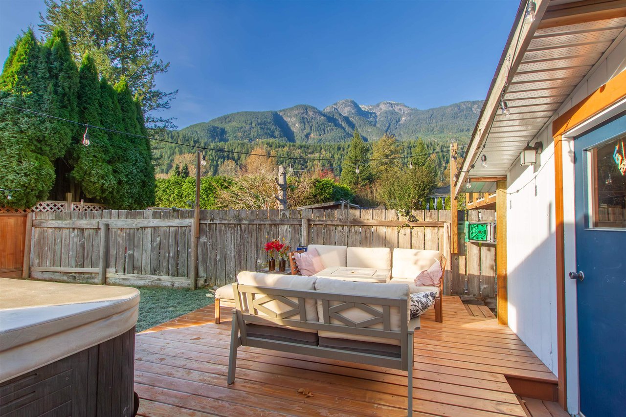 41551 Brennan Road, Squamish