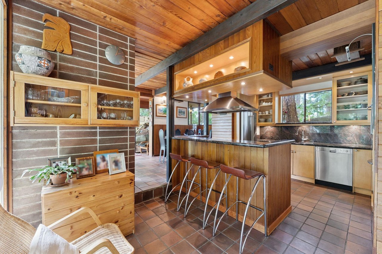 155 Highview Pl