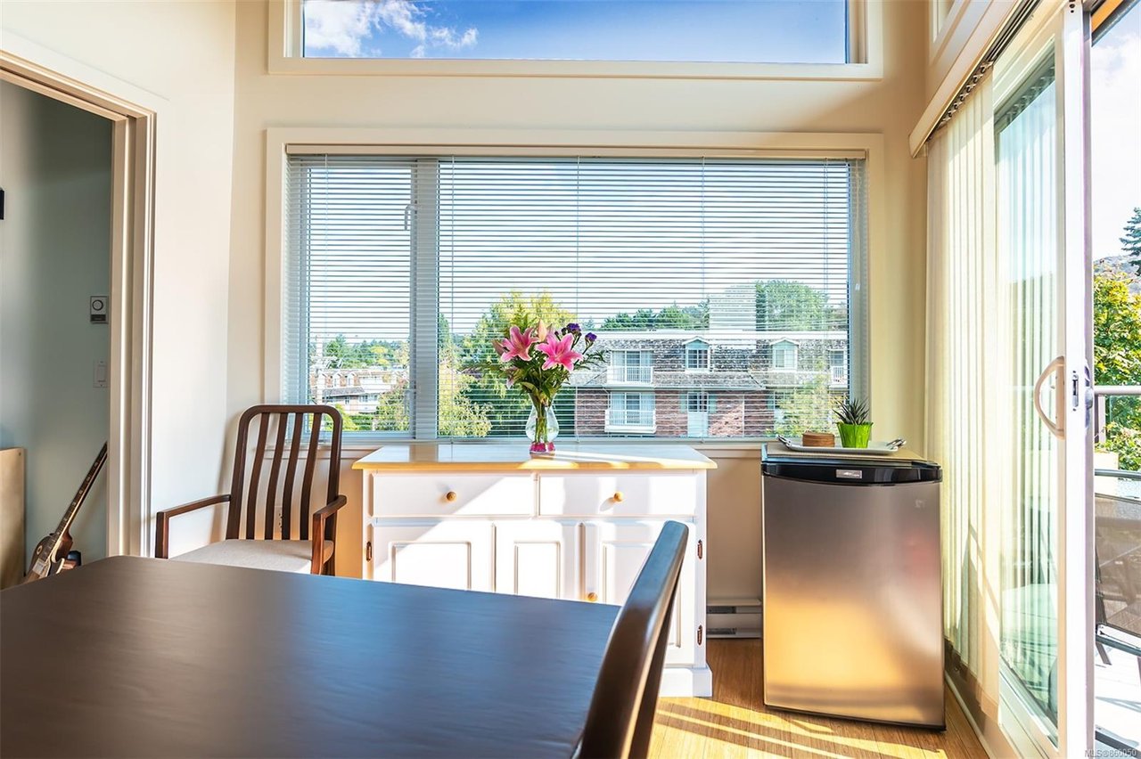 401-3614 Richmond Rd
