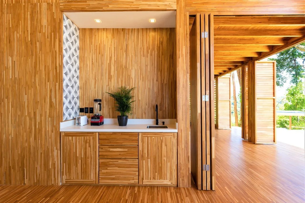 Award Winning Teak Home With Ocean Views