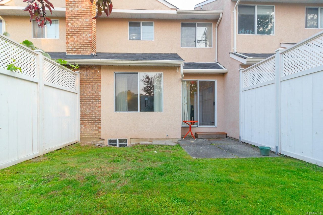 7-1550 North Dairy Rd, Saanich