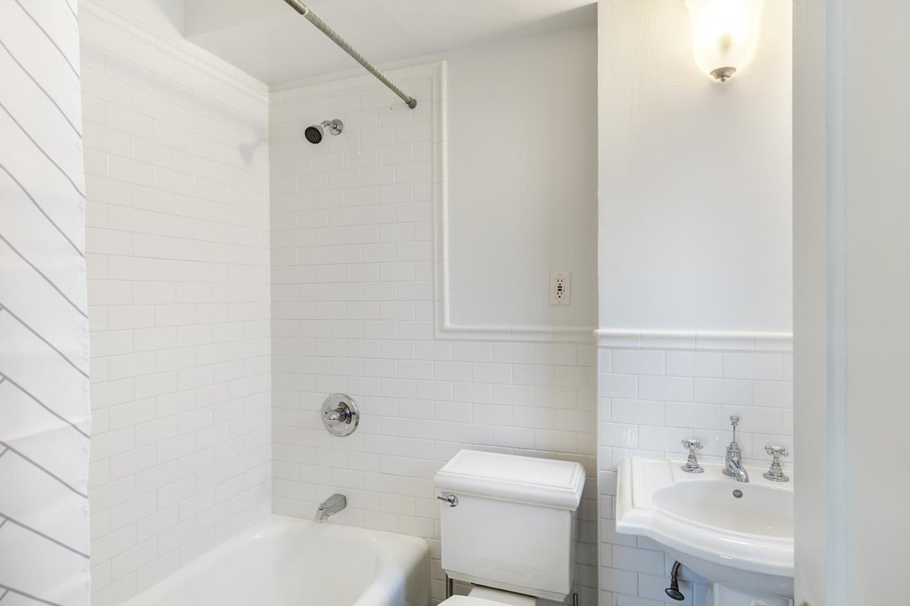 30 East 68th Street, Apt 4-A