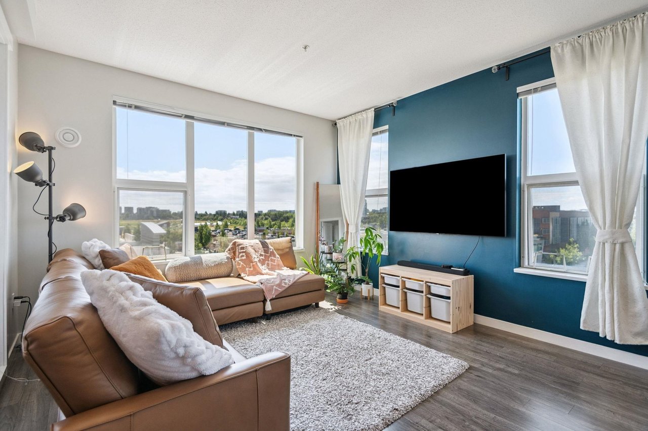 523-9311 Alexandra Rd