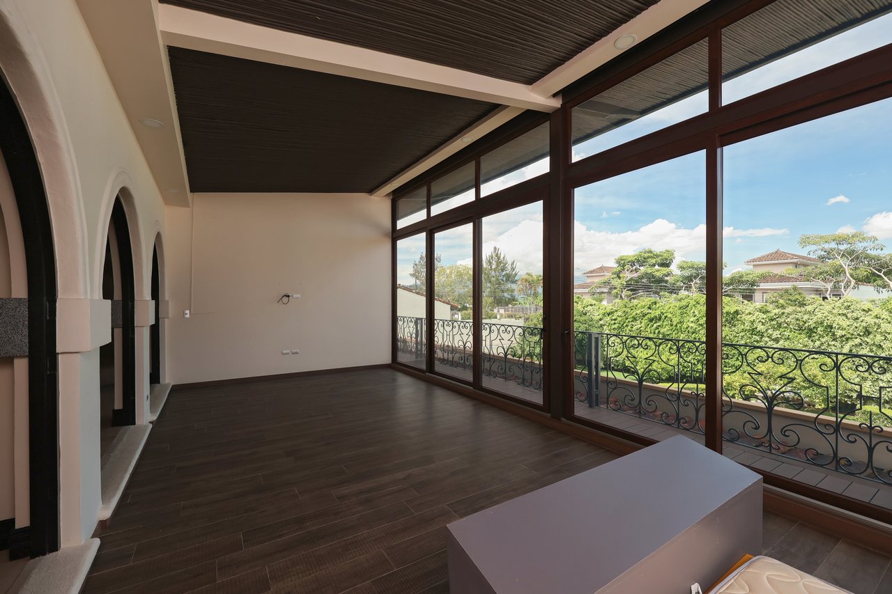 Luxury City Estate, Curridabat, San Jose