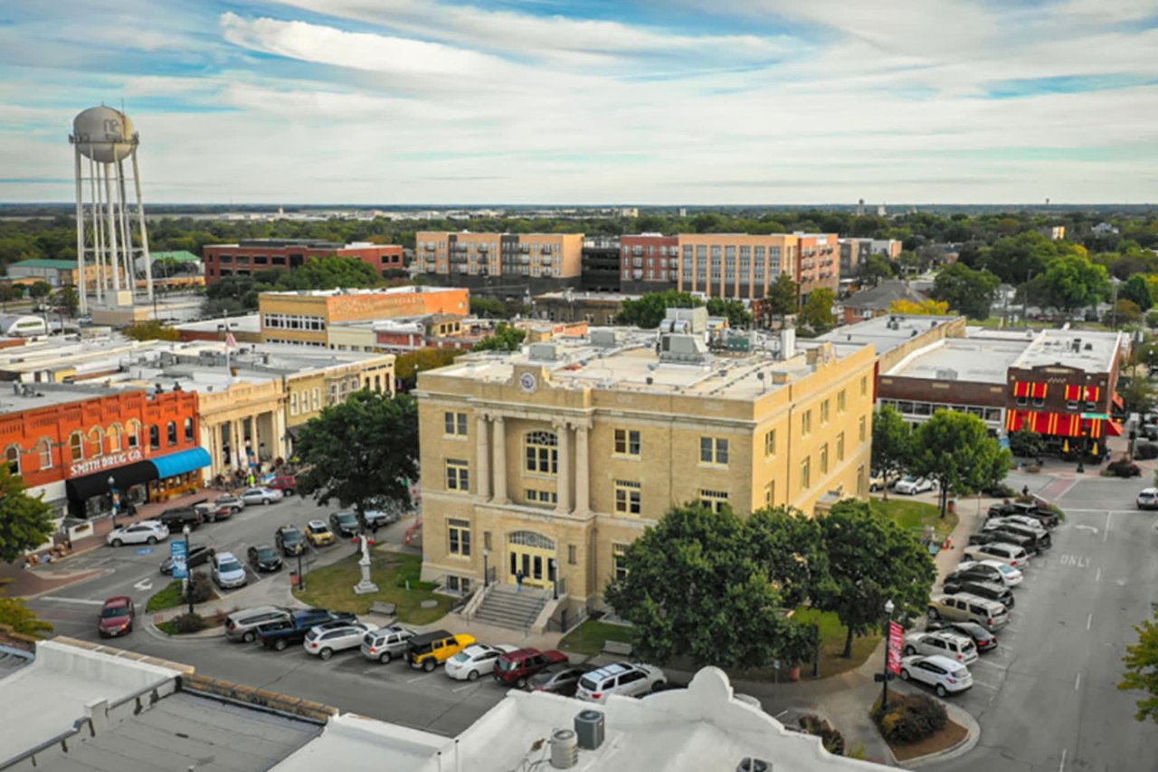 What to Expect Living in McKinney Texas cover