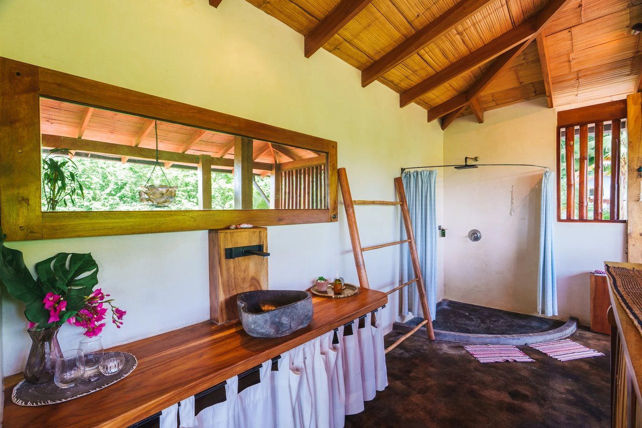 Balinese Vacation Rental Estate, Santa Teresa, Puntarenas