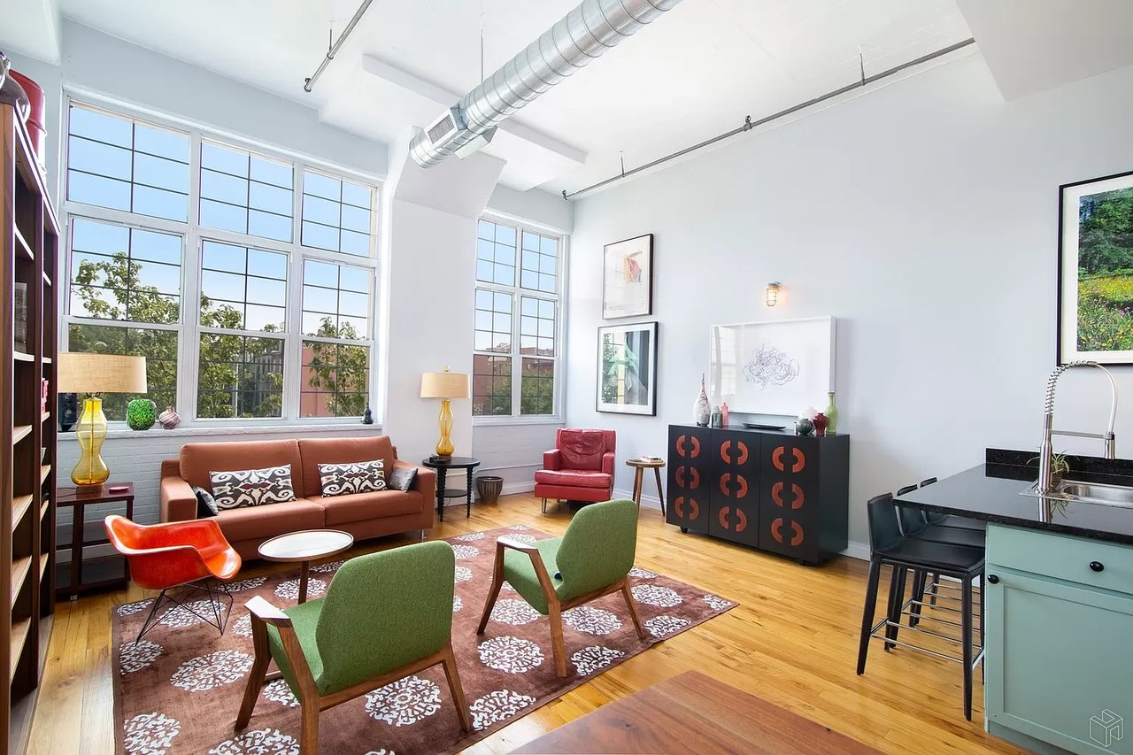 689 Myrtle Ave Apt: 2A