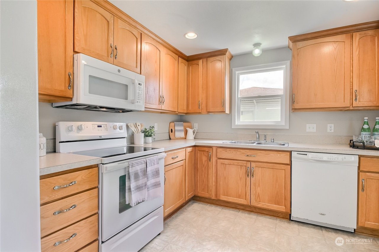 29 W Intercity Ave
