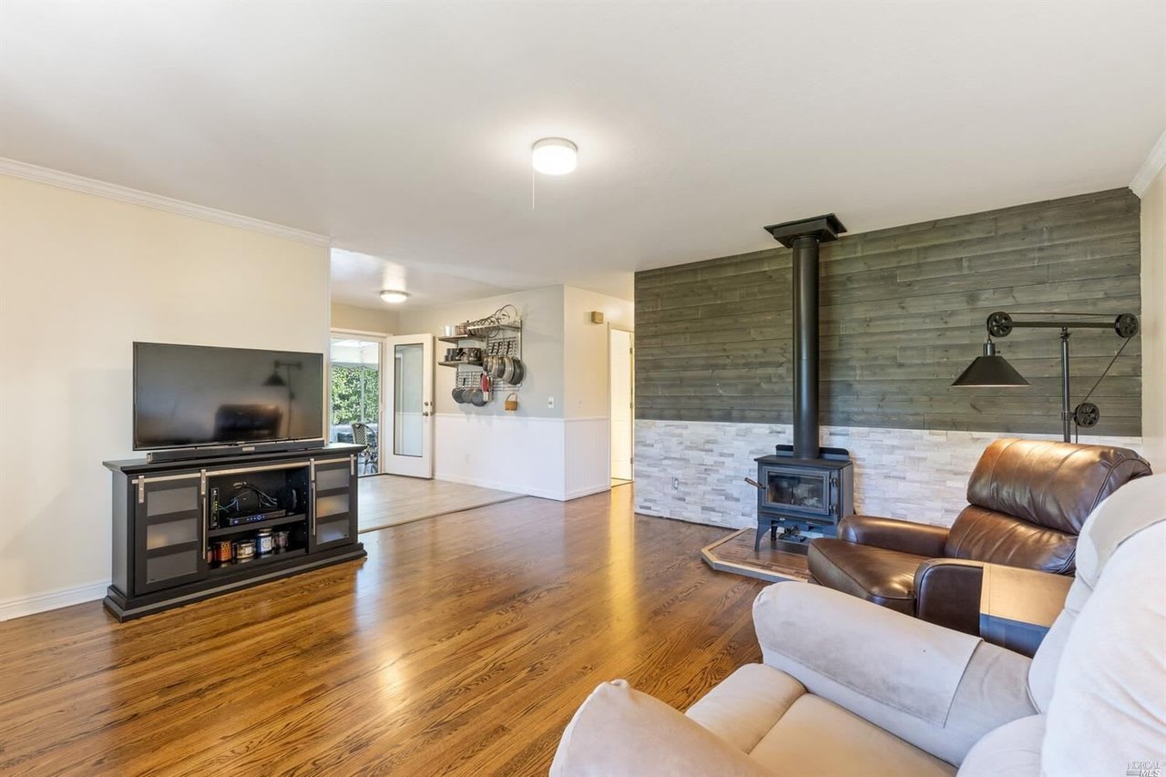 330 Lucas Cir