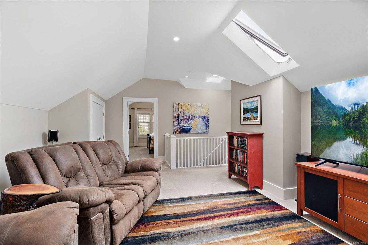 2531 Orchard Ave