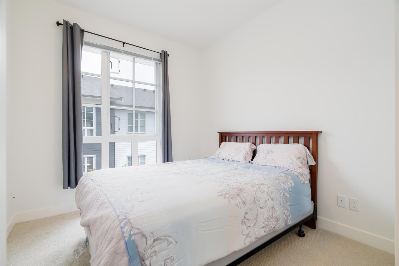 132-528 Foster Ave