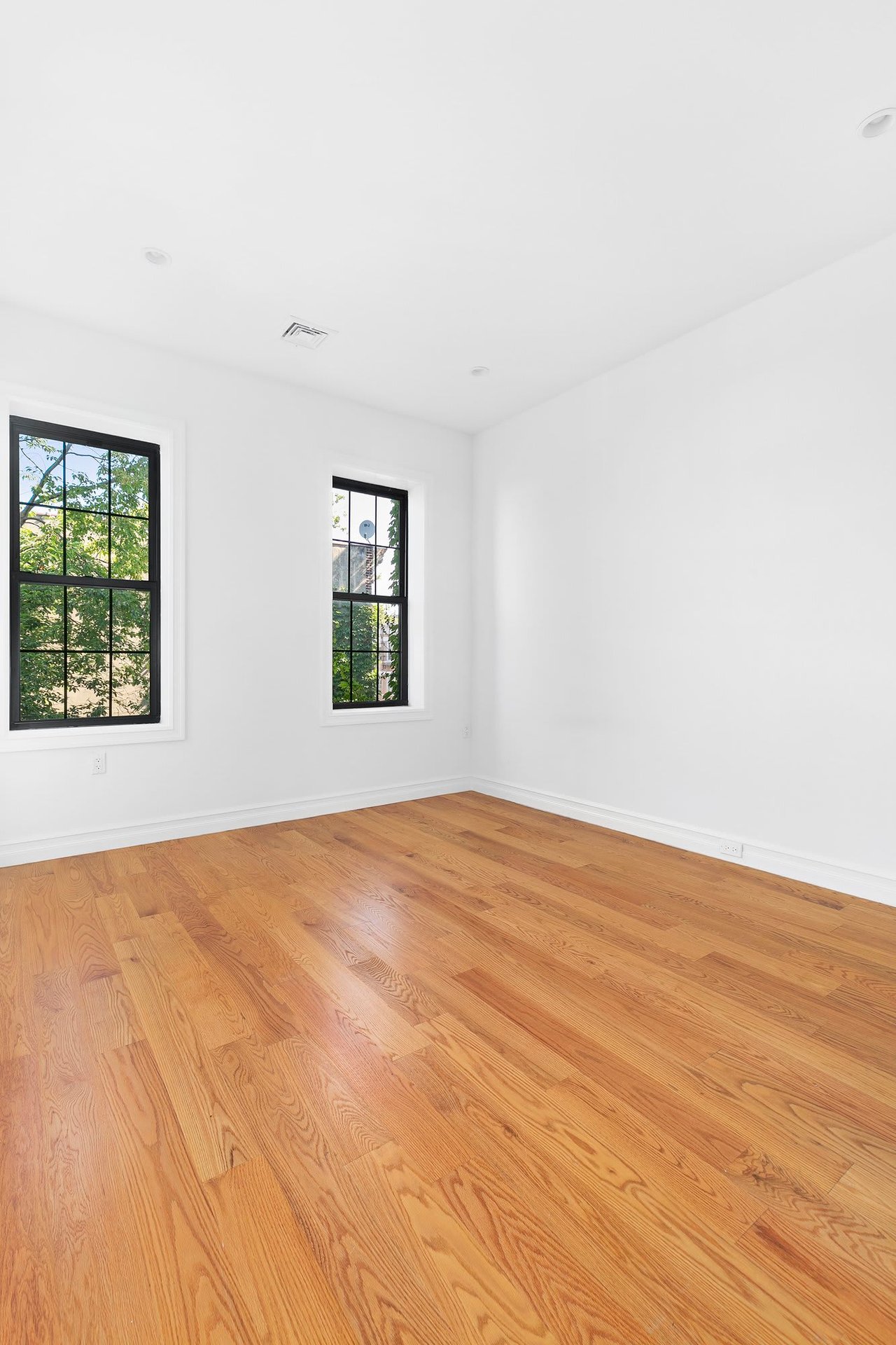 3121 Beverley Rd