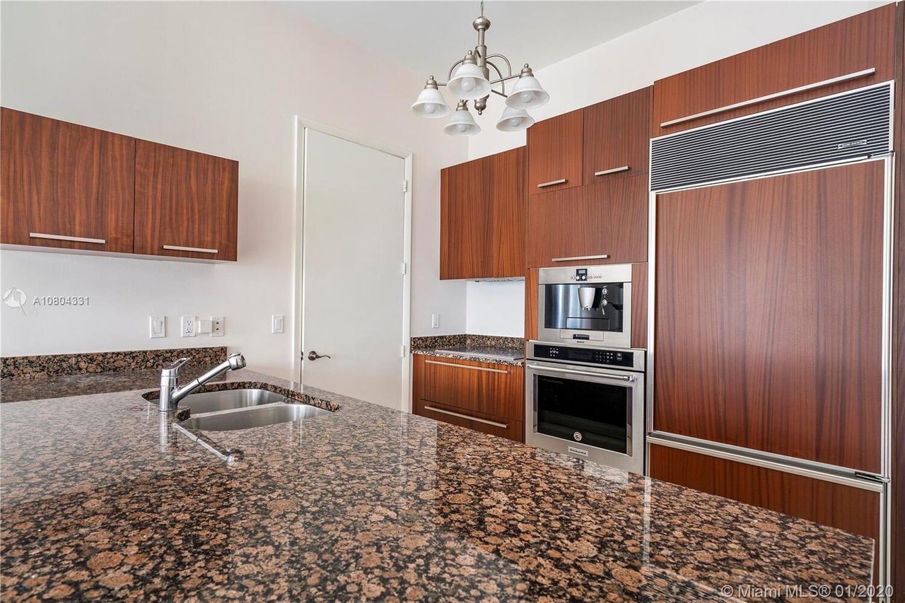 15901 Collins Ave, #4202