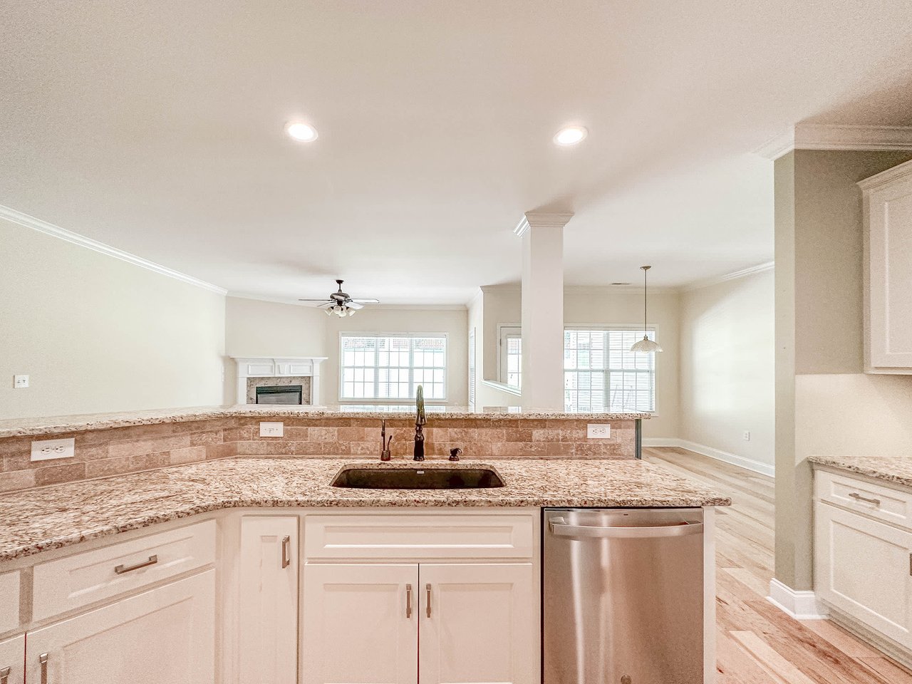 2303 Palisades Court with 5 Bedrooms!!!