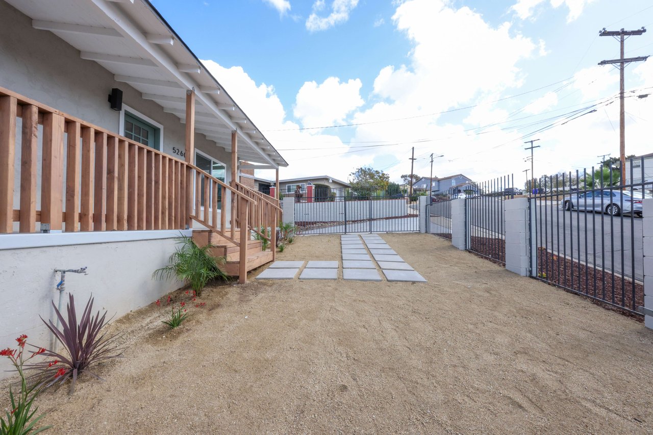 5260 Hilltop Dr