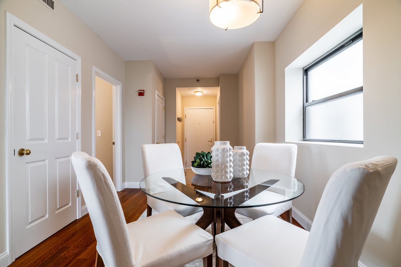 636 Beacon Street, Unit 606