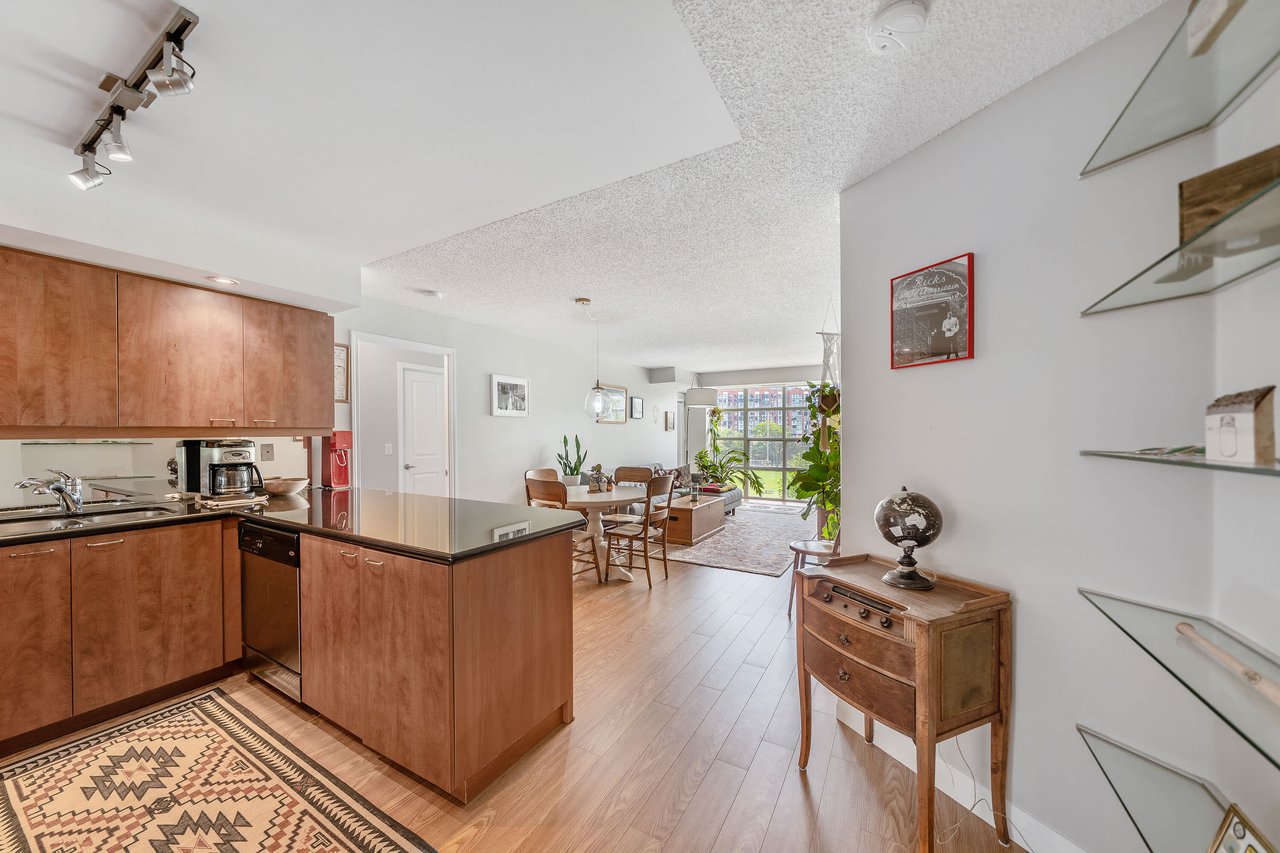15 Stafford Street #401