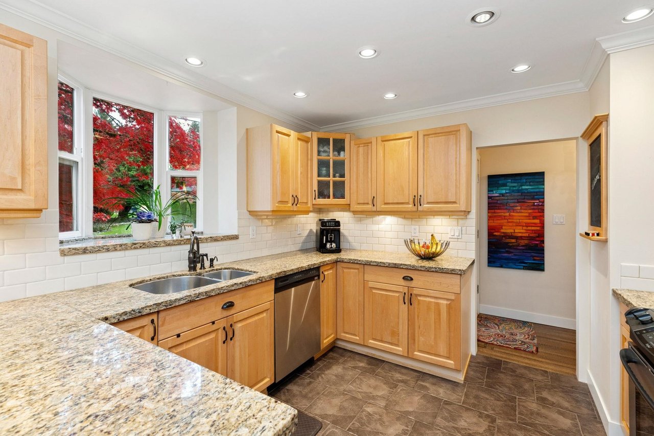 1501 Marine Cres