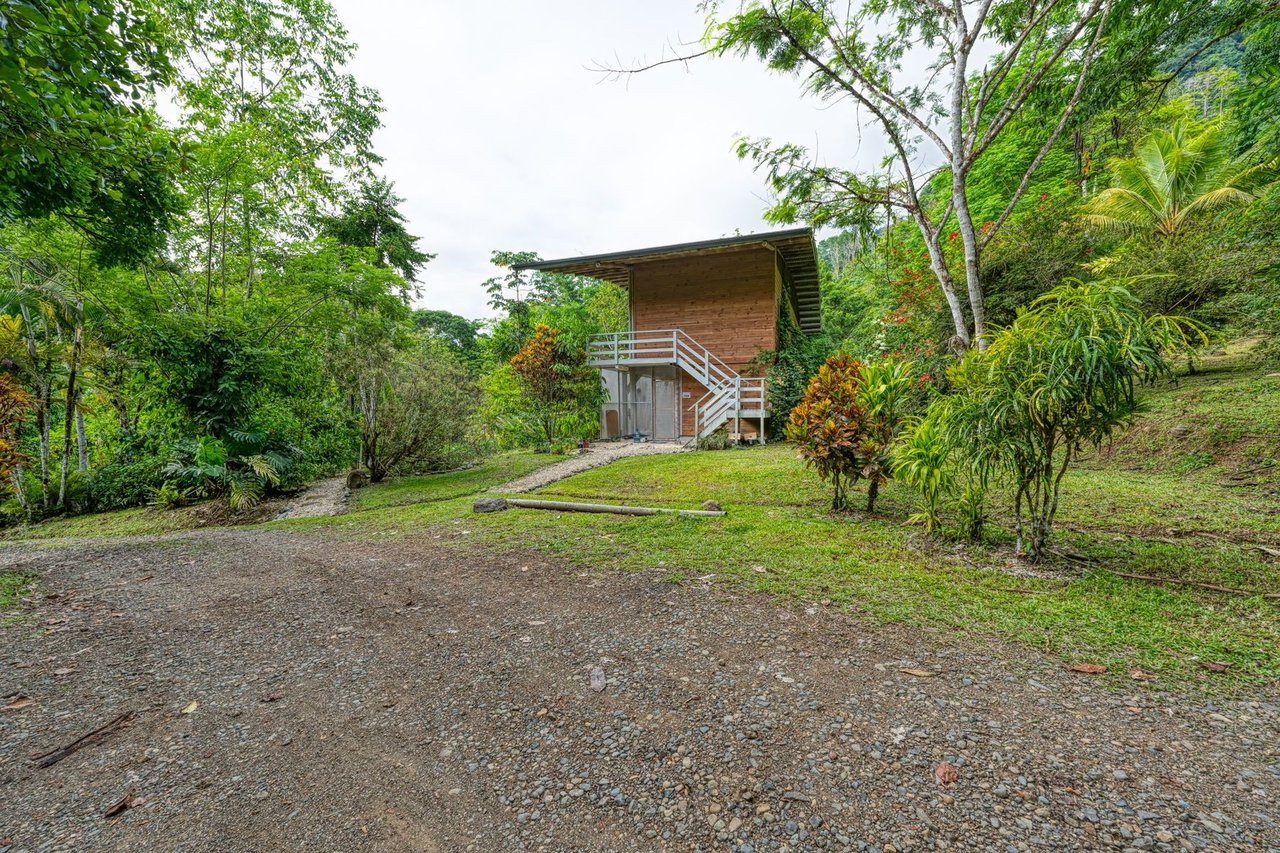 Riverfront Jungle Eco Resort, Perez Zeledon, San Jose