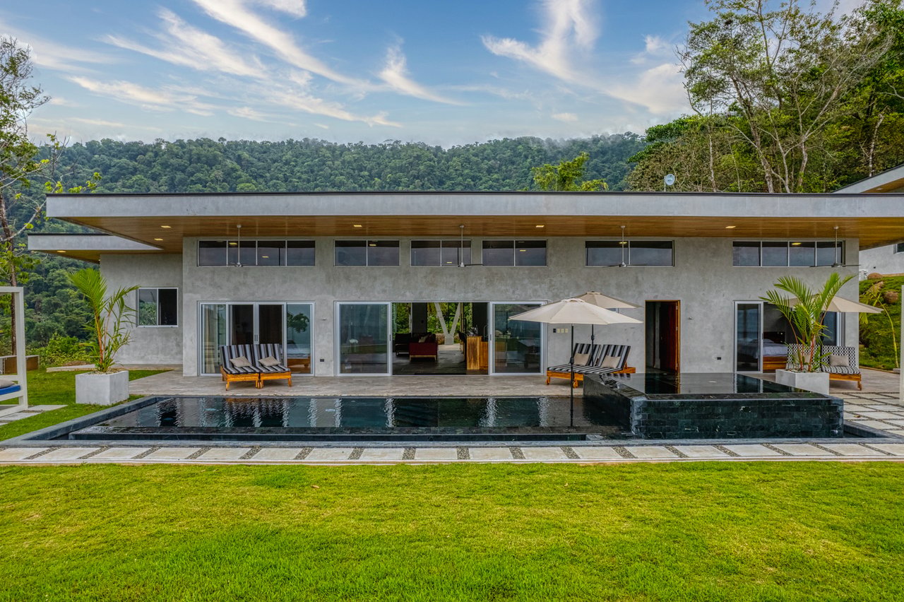 Private Rainforest View Luxury Estate, Dominical, Puntarenas