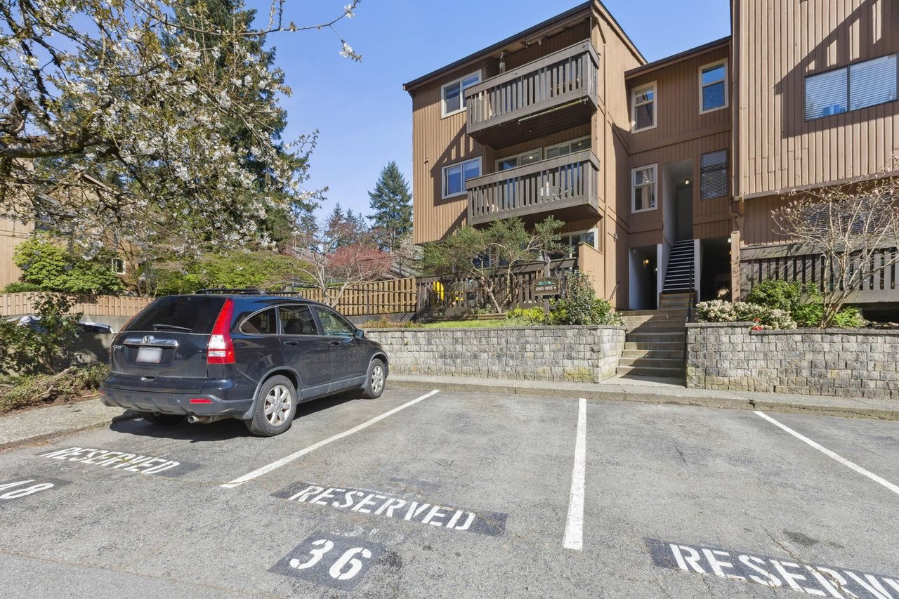 1894 Purcell Way, North Vancouver