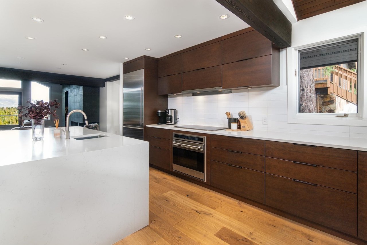 3369 Panorama Ridge