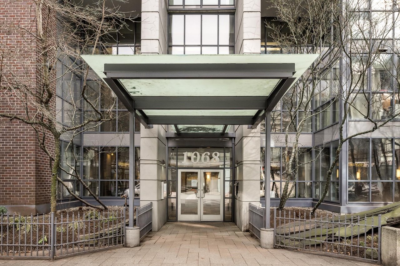 702-1068 Hornby Street, Vancouver
