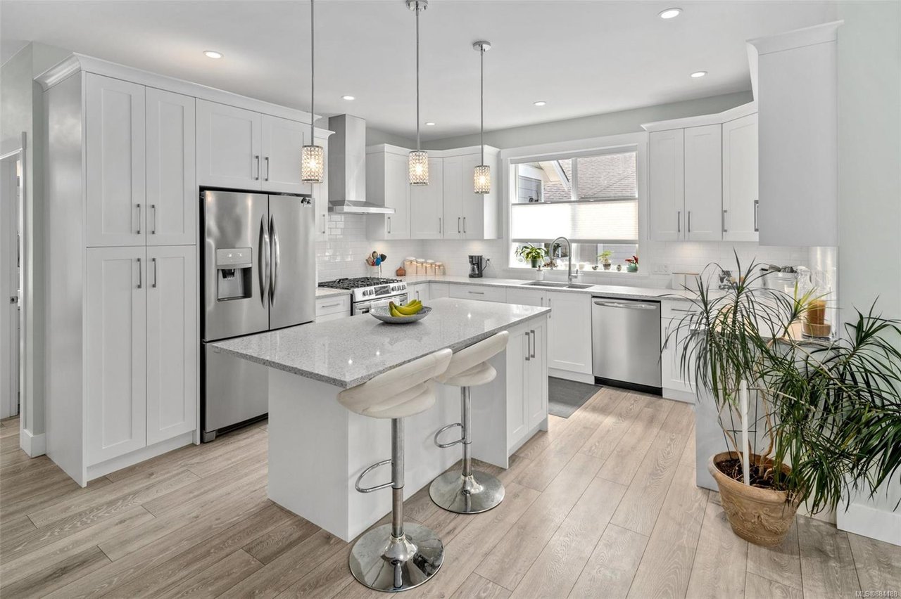 2544 West Trail Crt, Sooke