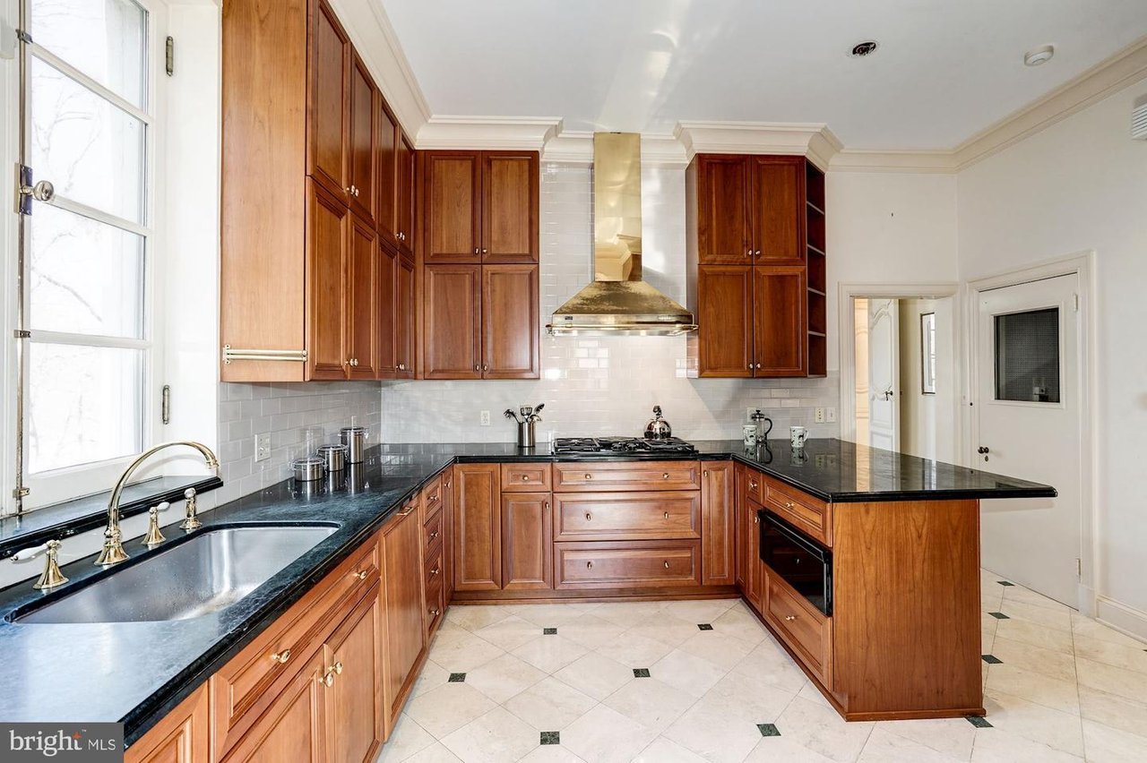 84 Kalorama Cir NW