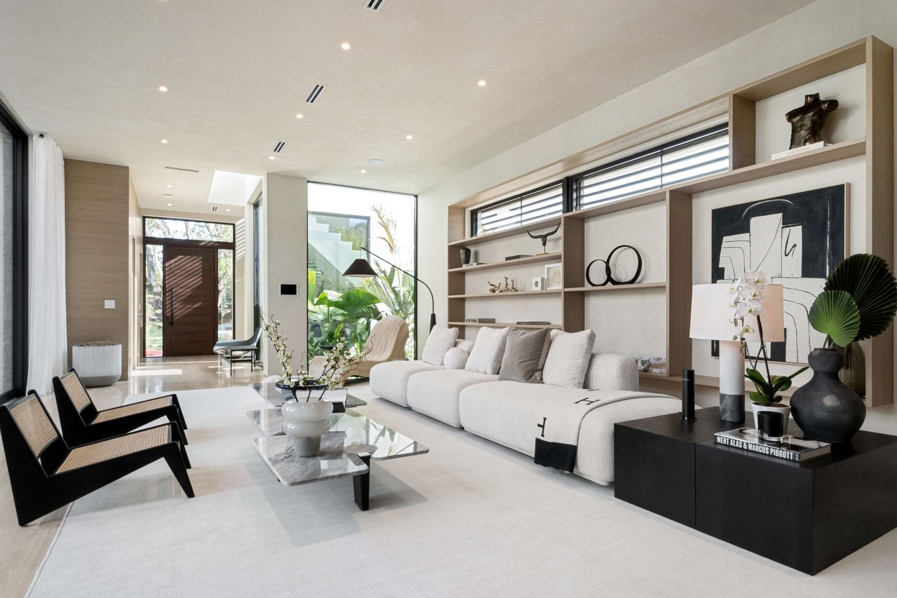 JO/GA Homes has commenced sales for La Corte, an opulent, self-sufficient residence boasting LEED Platinum certification. The home features a state-of-the-art photovoltaic solar setup and Tesla batteries, ensuring sustainable energy usage. (Posted March 2024)