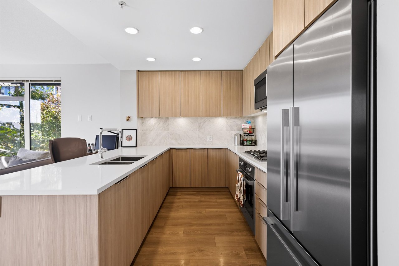 207-3289 Riverwalk Ave