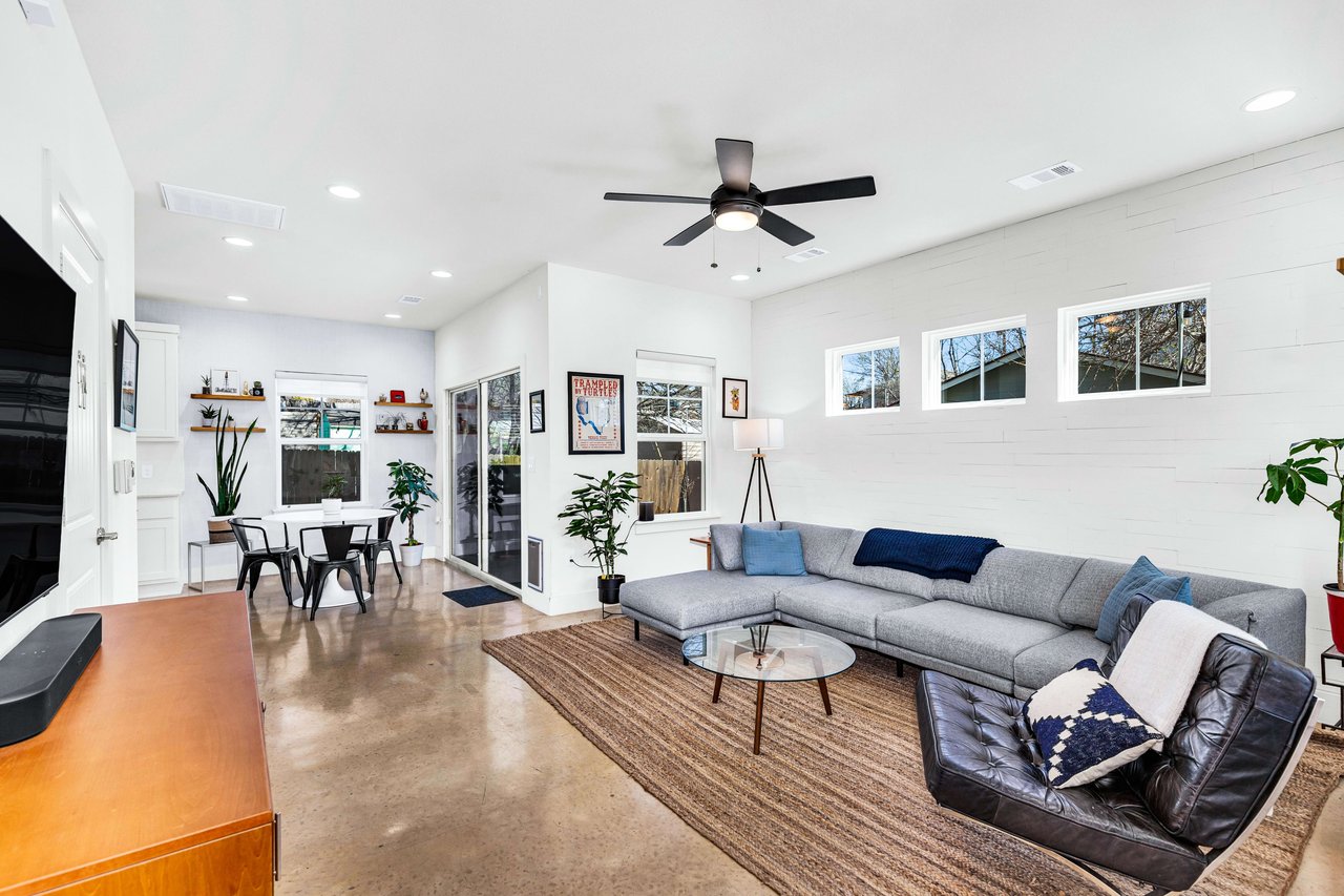 1604 JJ Seabrook #B