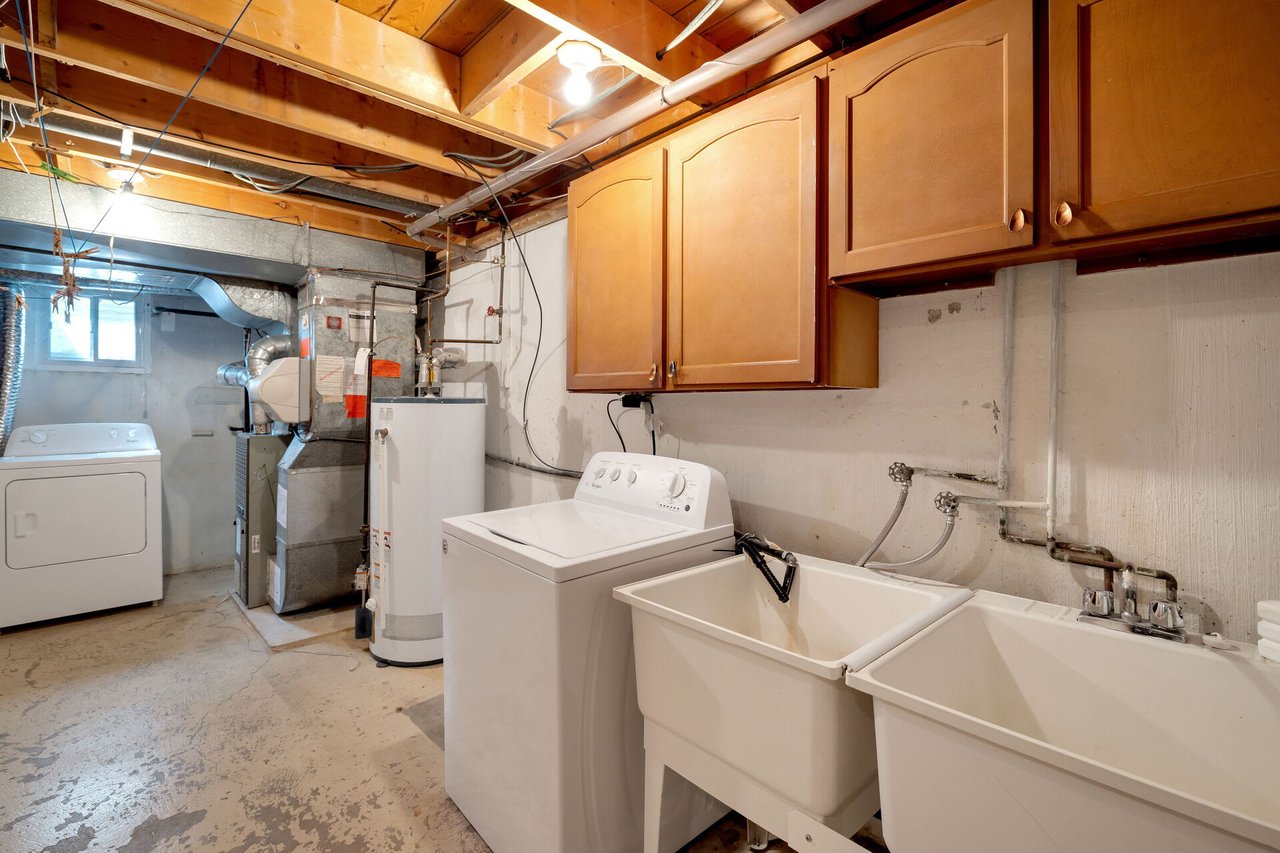 93 Cairnside Cres