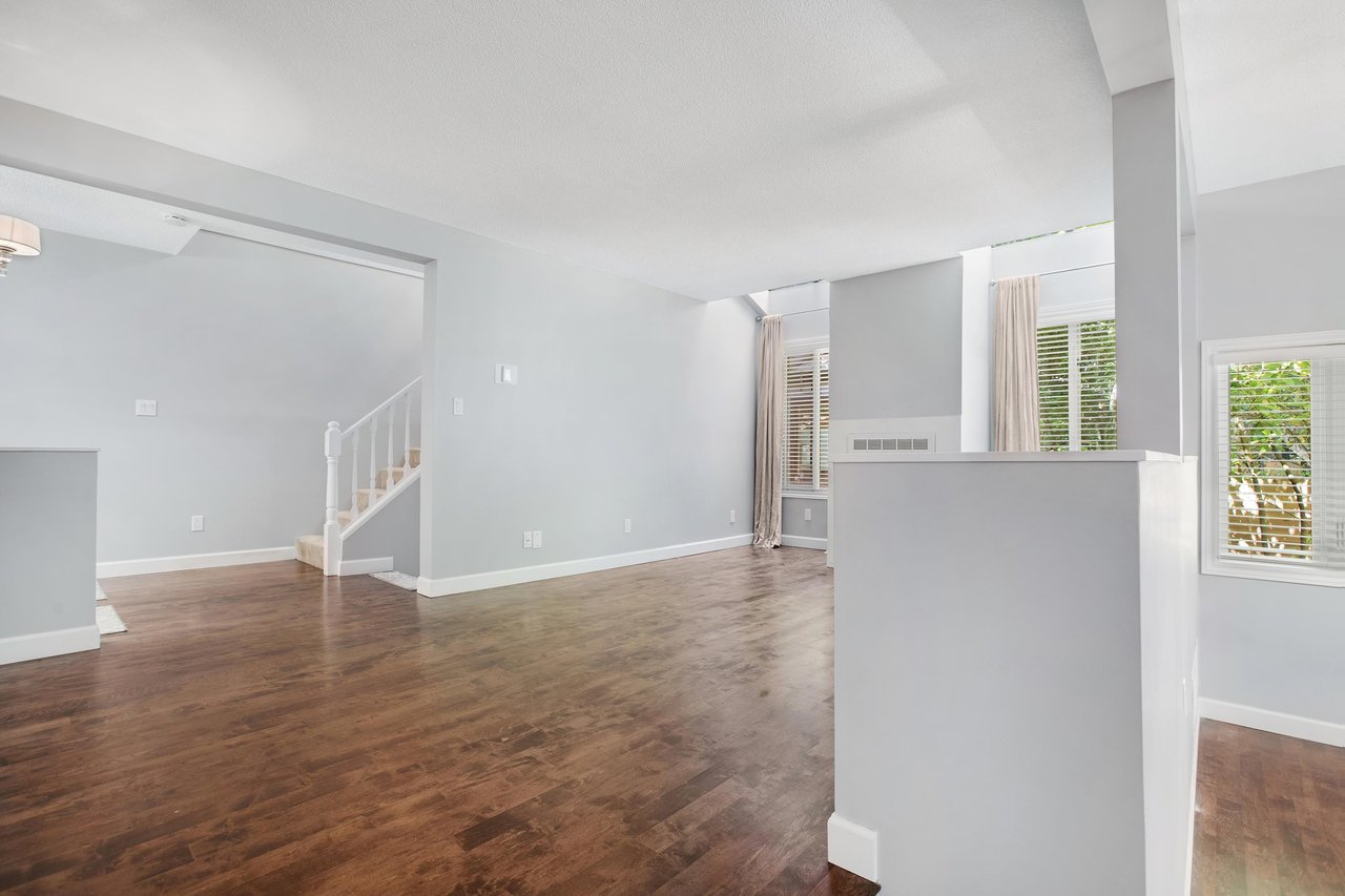 1991 Cedar Village Cres