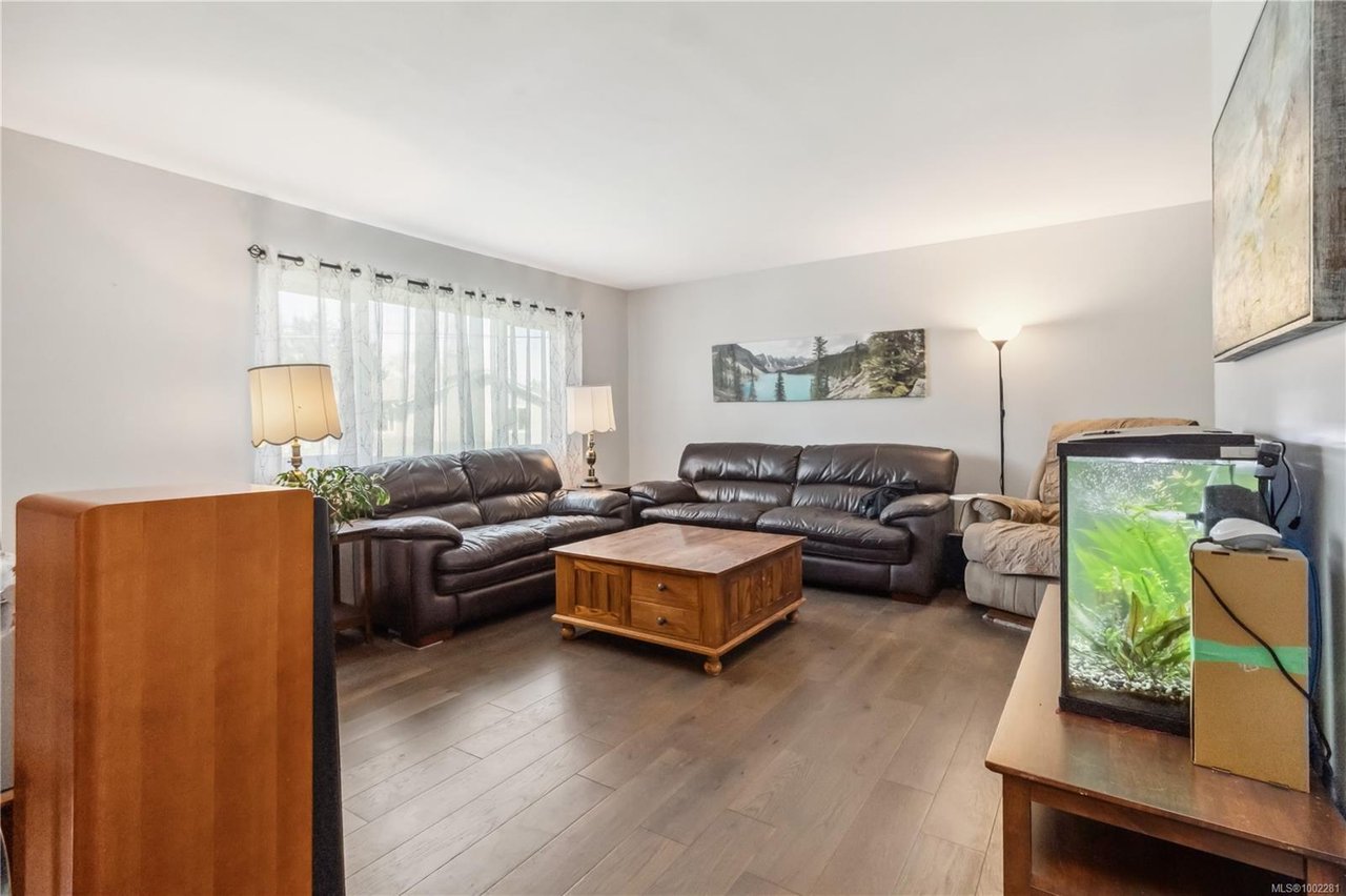 10343 Patricia Pl, Sidney