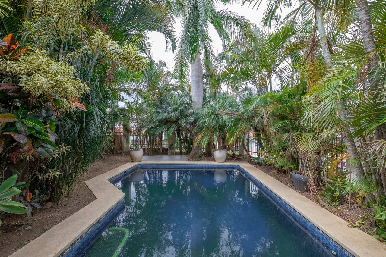 Panoramic Pool View Residence, Escazu, San Jose