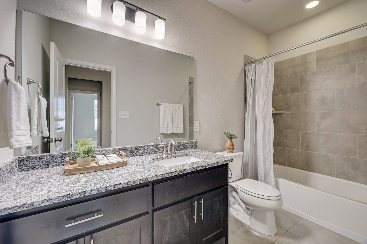 Charming single-story home in the desirable Paloma Lake in RR that backs to a greenbelt!