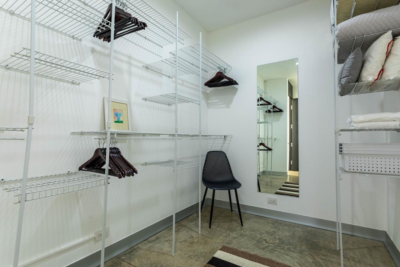Mariposa , Luxury Modern Home With Guest House