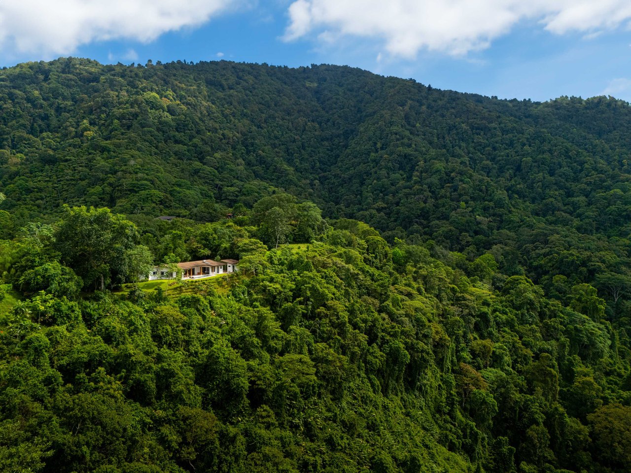 Cascada Sandalo View Stopper