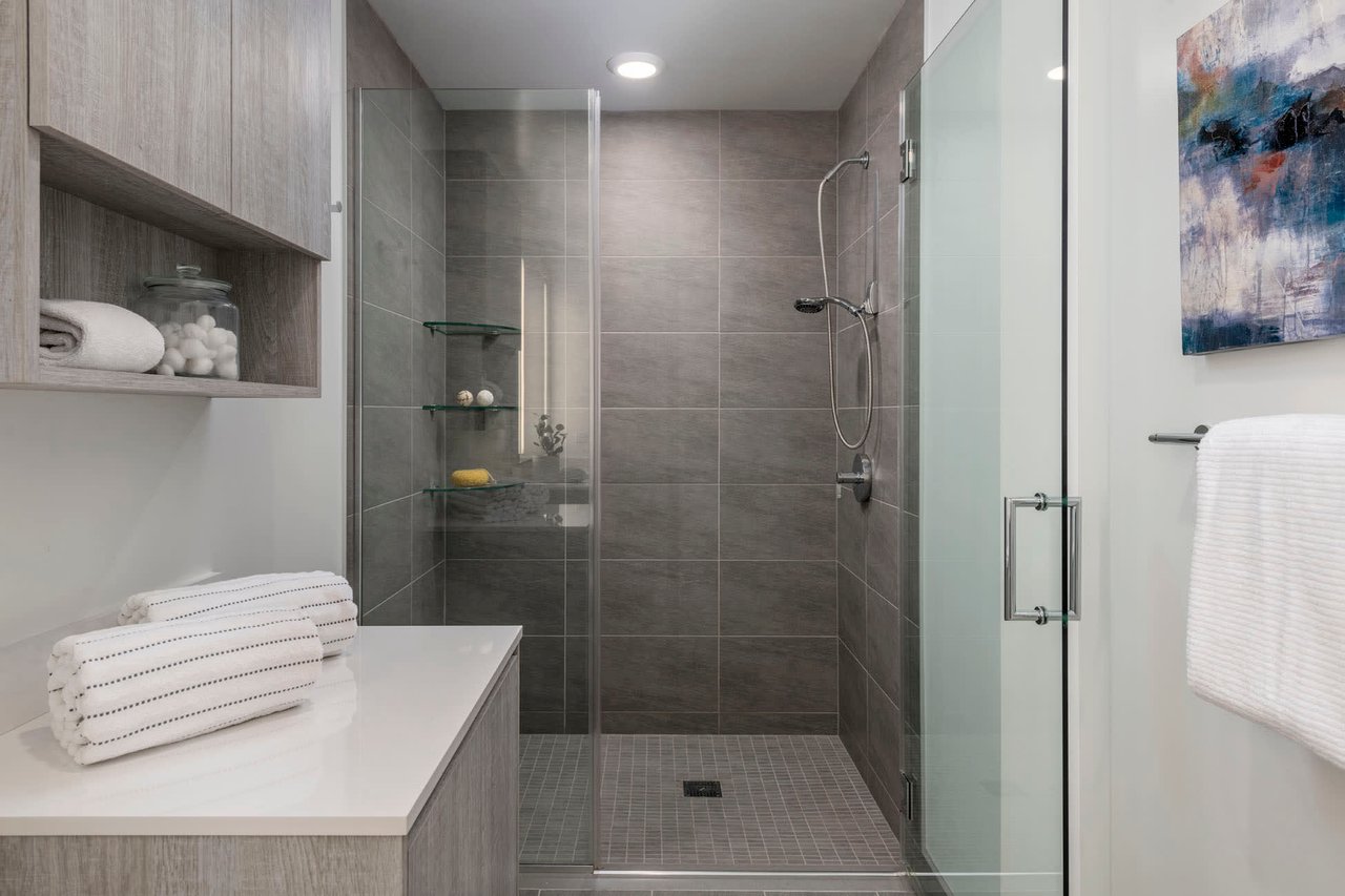 318 Main Street Unit: 2E