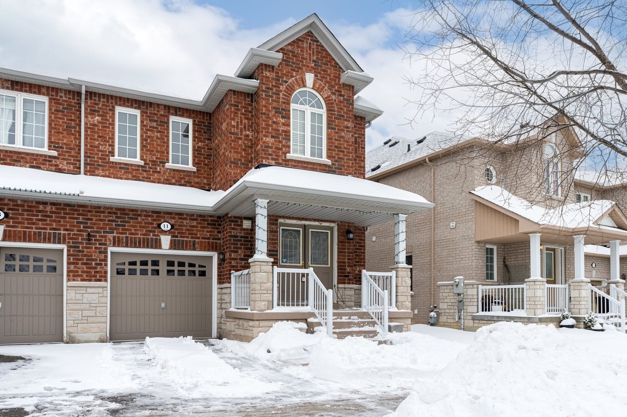 11 Cathmar Dr
