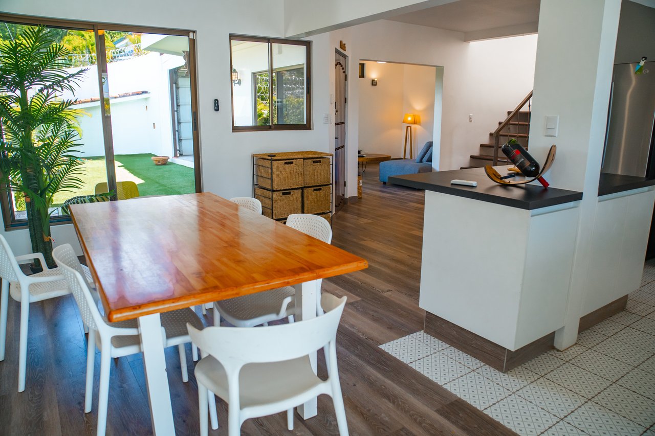 Modern Tropical Valley View Home, Tamarindo, Guanacaste