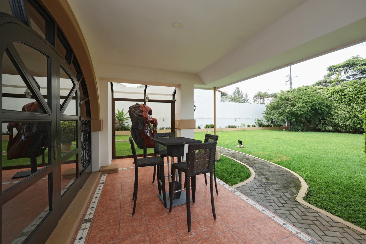 Luxury City Estate, Curridabat, San Jose
