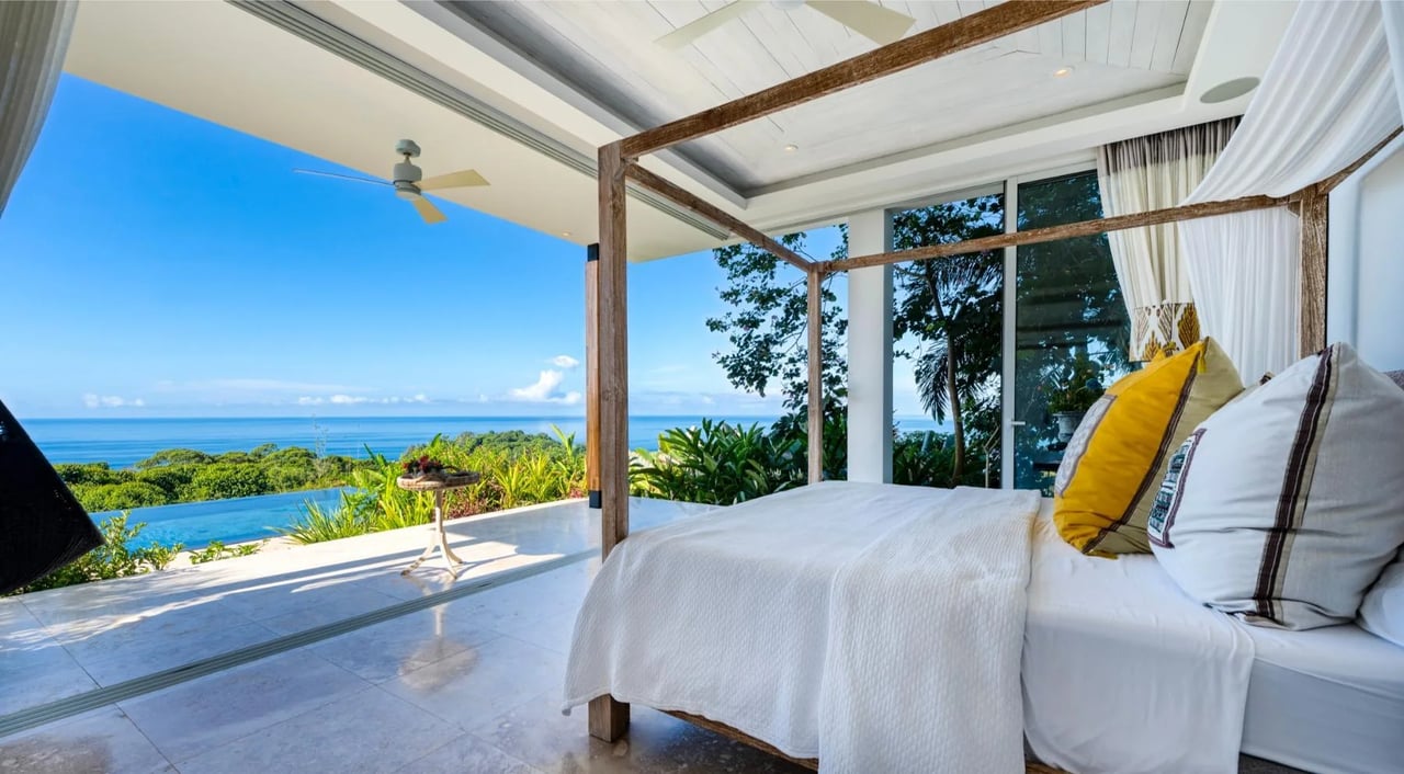 Contemporary Coastal Infinity Villa, Dominical, Puntarenas